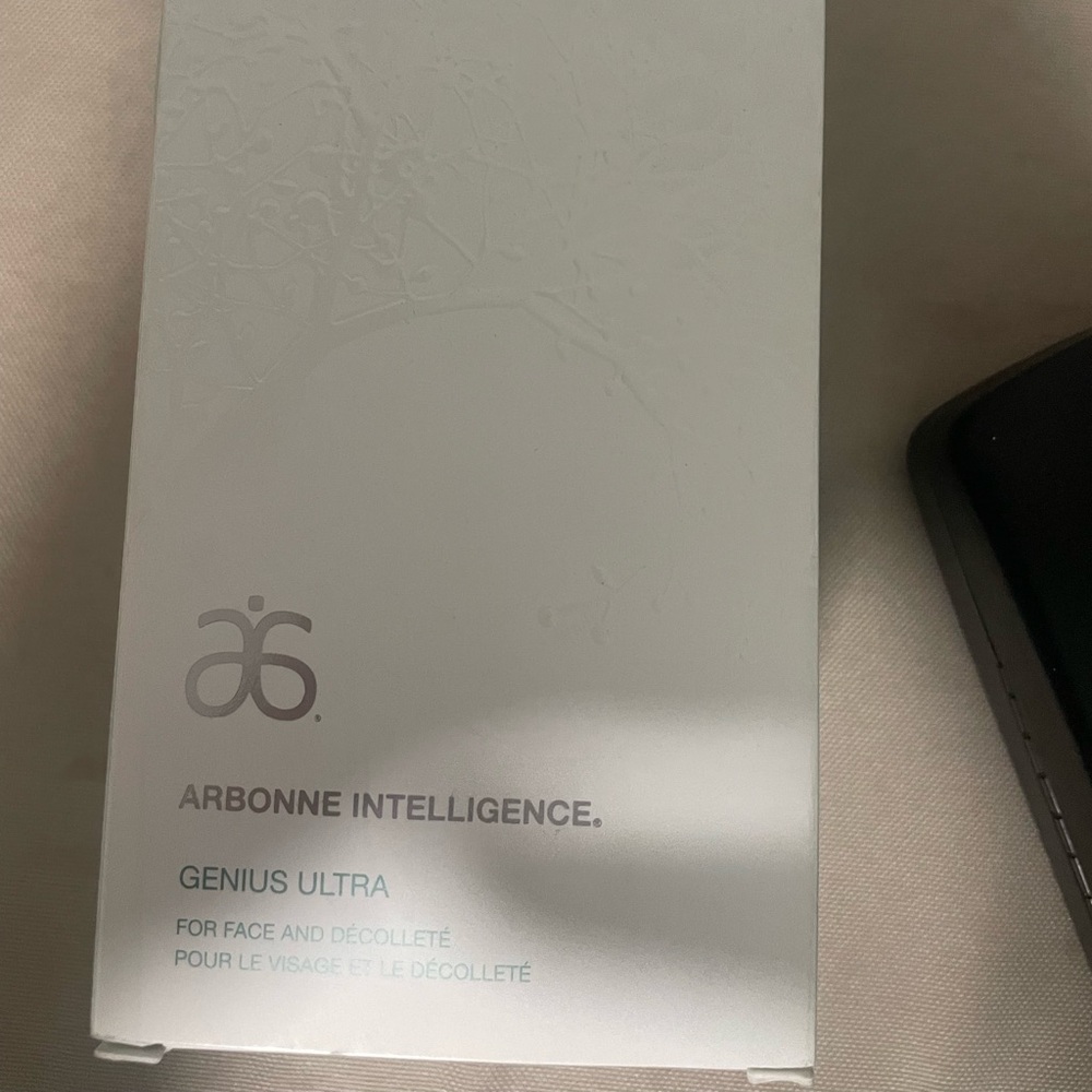 Arbonne Intelligence Genius Ultra Device - White